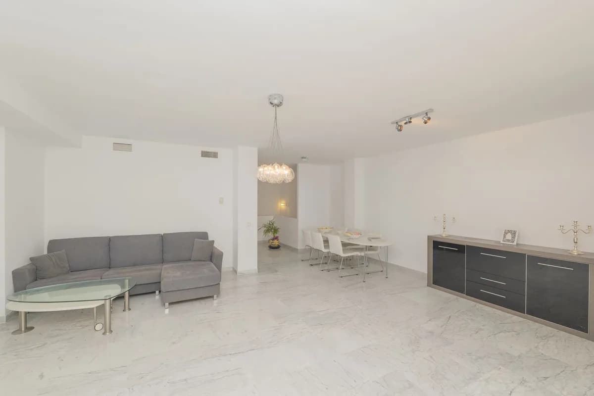 3 Bedroom Townhouse for Sale in Bahía de Marbella, Málaga - Image 7