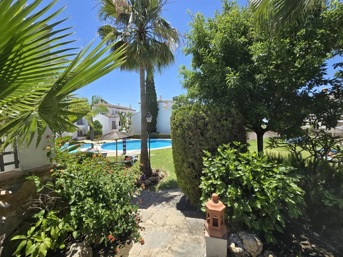 2 Bedroom Ground Floor Apartment for Sale in Marbella, Málaga - Image 4