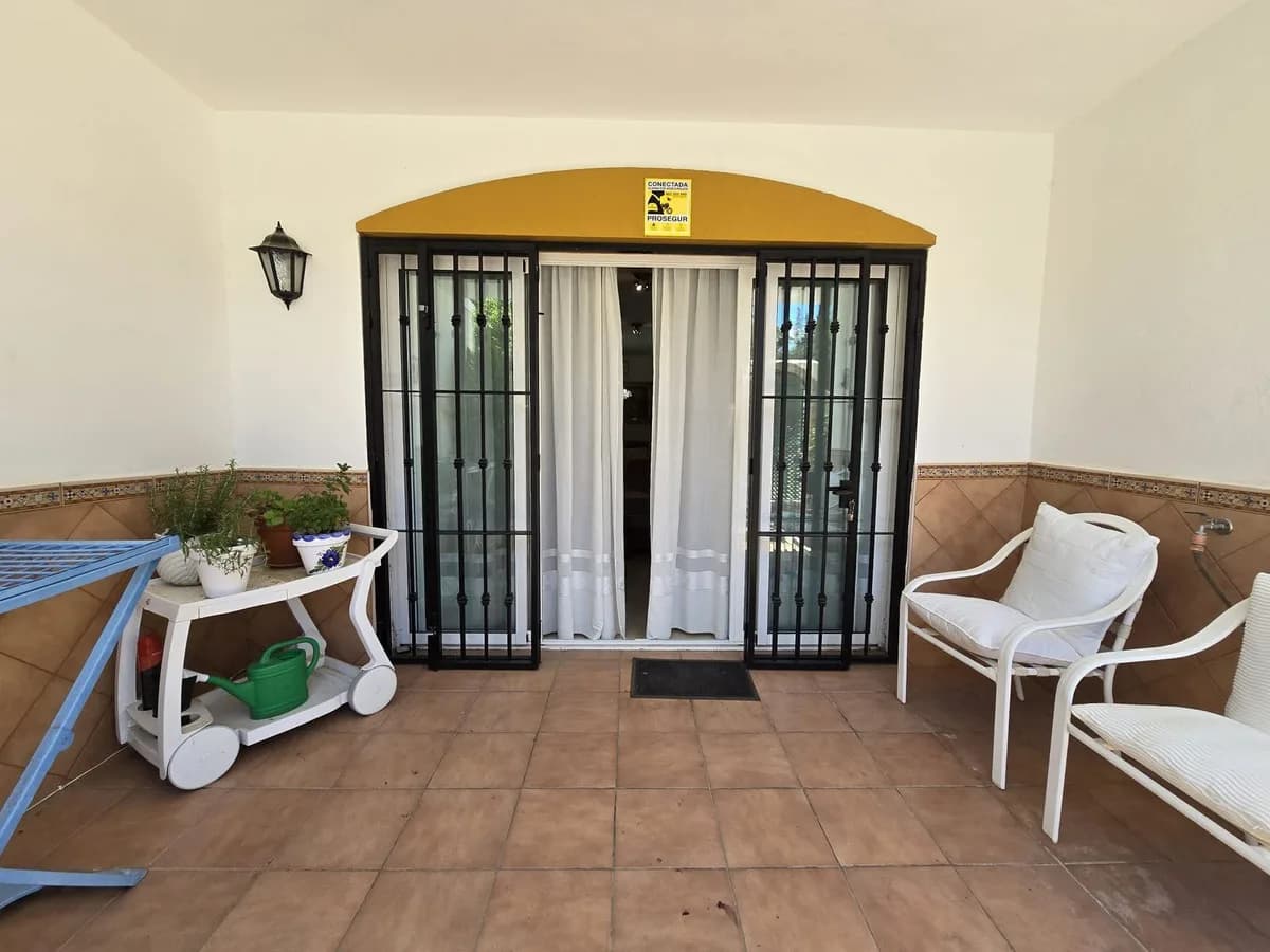 2 Bedroom Ground Floor Apartment for Sale in Marbella, Málaga - Image 9