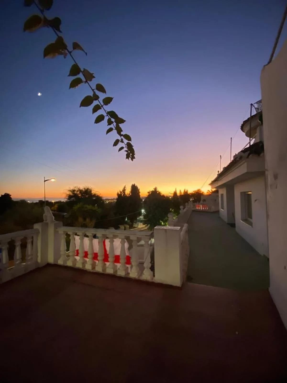 3 Bedroom Detached Villa for Sale in Nueva Andalucía, Málaga - Image 3