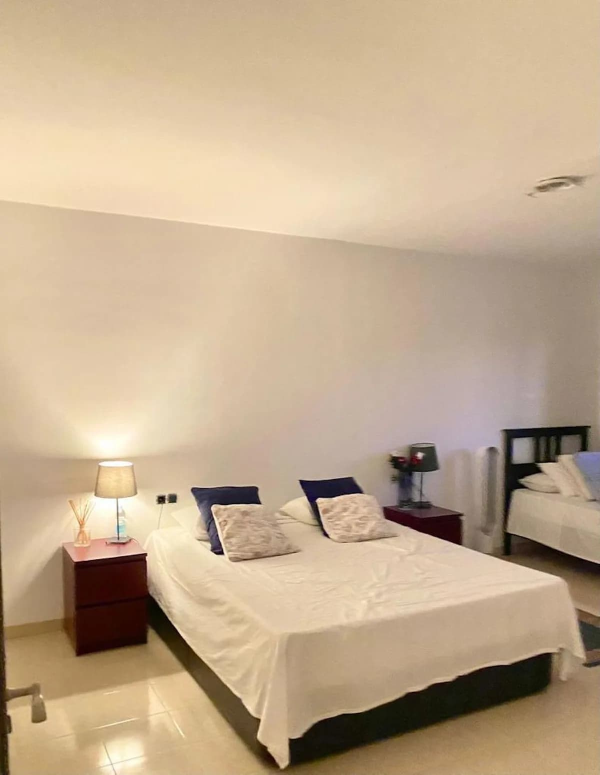 3 Bedroom Detached Villa for Sale in Nueva Andalucía, Málaga - Image 8