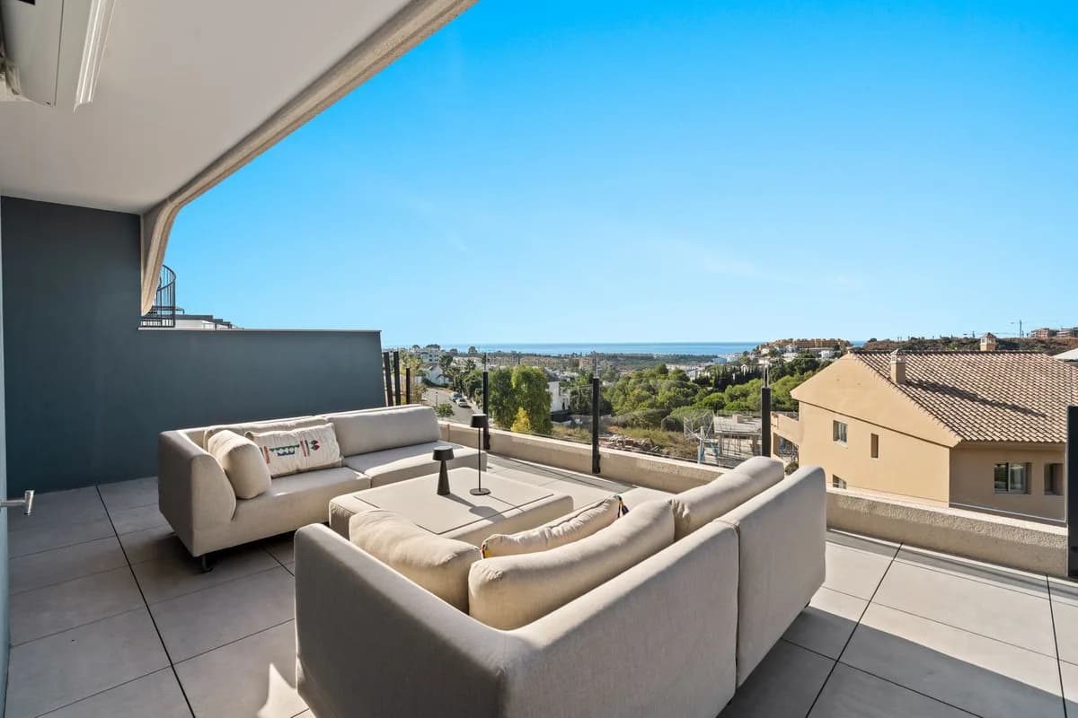 3 Bedroom Penthouse for Sale in Estepona, Málaga - Image 7