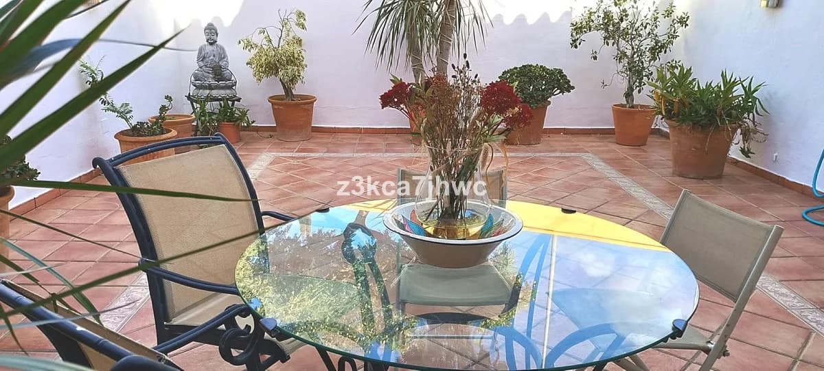 5 Bedroom Townhouse for Sale in Estepona, Málaga - Image 9