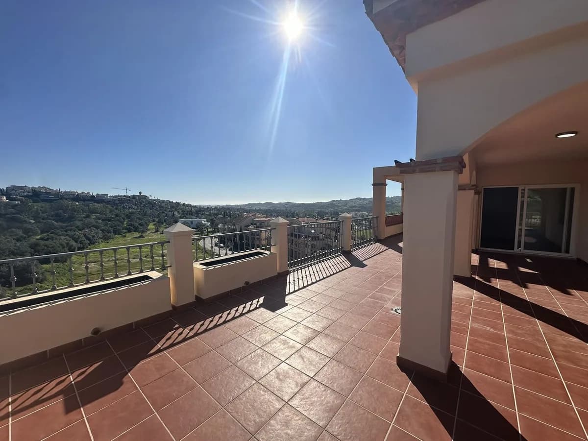 3 Bedroom Penthouse for Sale in Mijas Golf, Málaga - Image 2