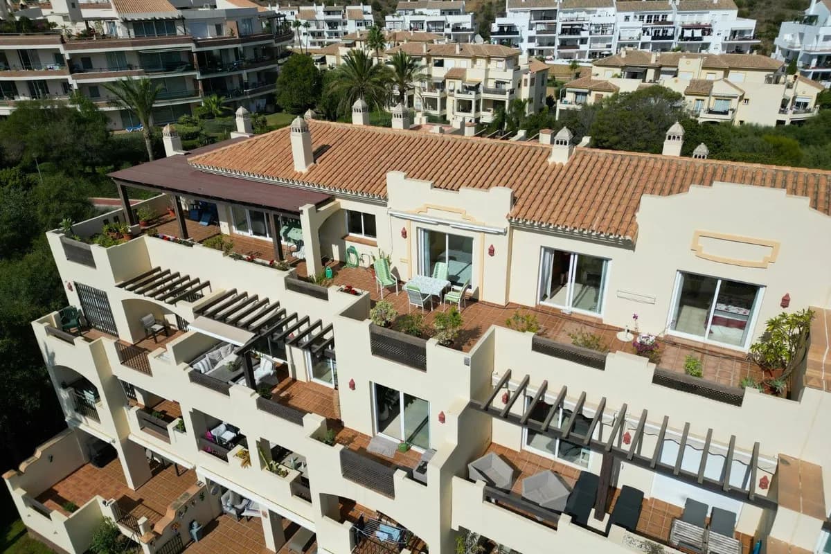 3 Bedroom Penthouse for Sale in Miraflores, Málaga - Image 5