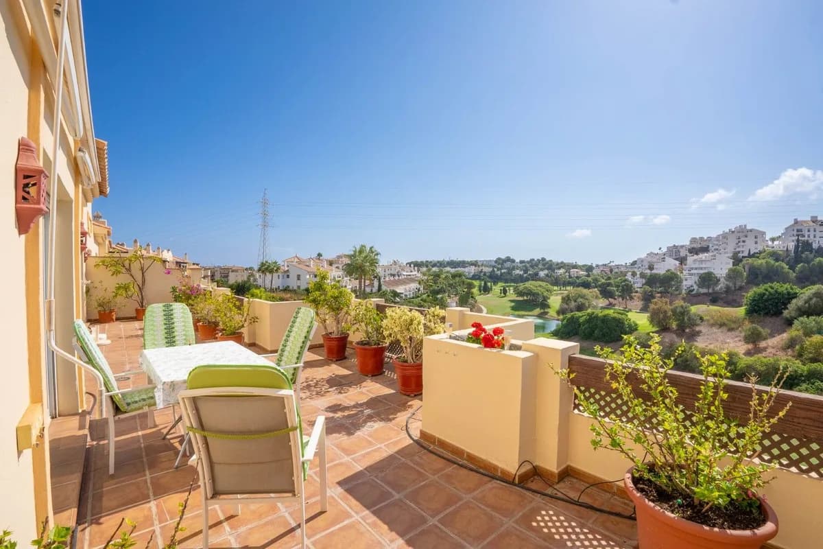 3 Bedroom Penthouse for Sale in Miraflores, Málaga - Image 8