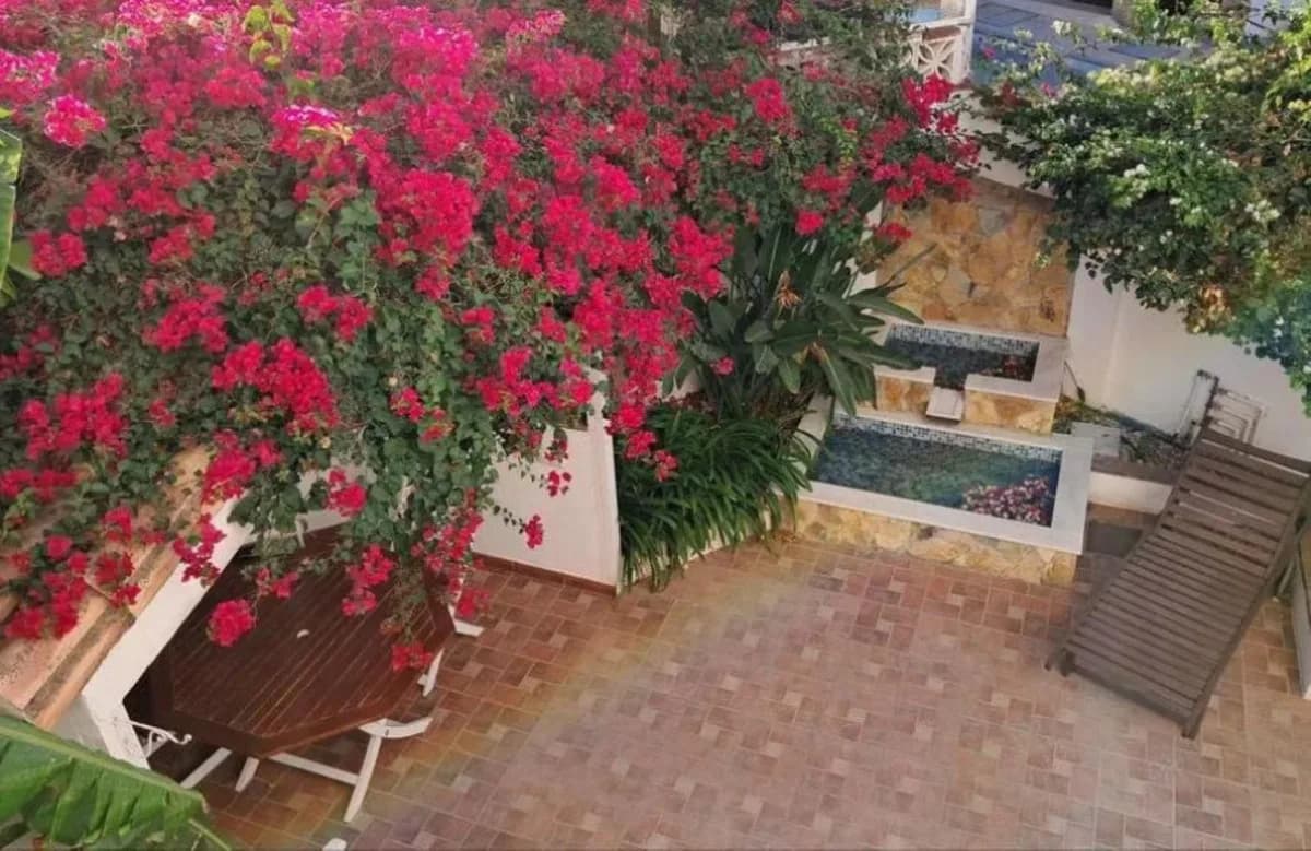 4 Bedroom Semi-Detached House for Sale in Estepona, Málaga