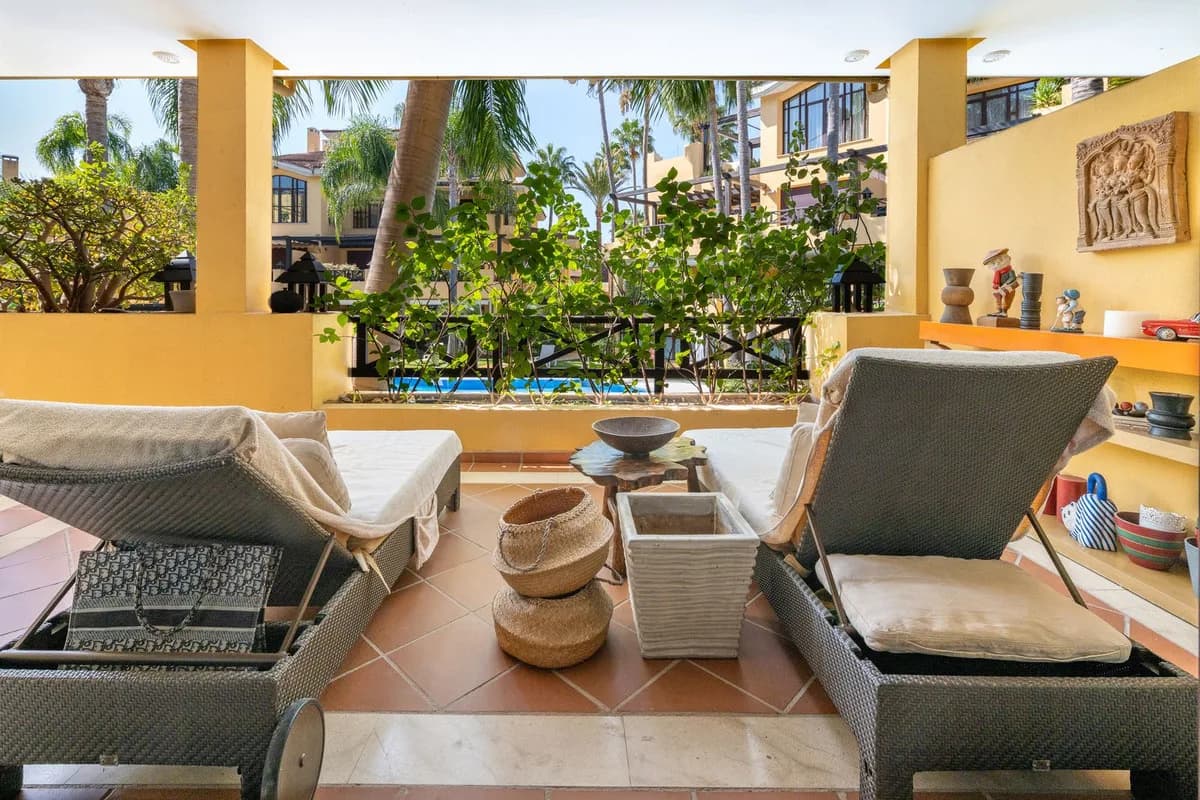 2 Bedroom Ground Floor Apartment for Sale in Puerto Banús, Málaga - Image 6