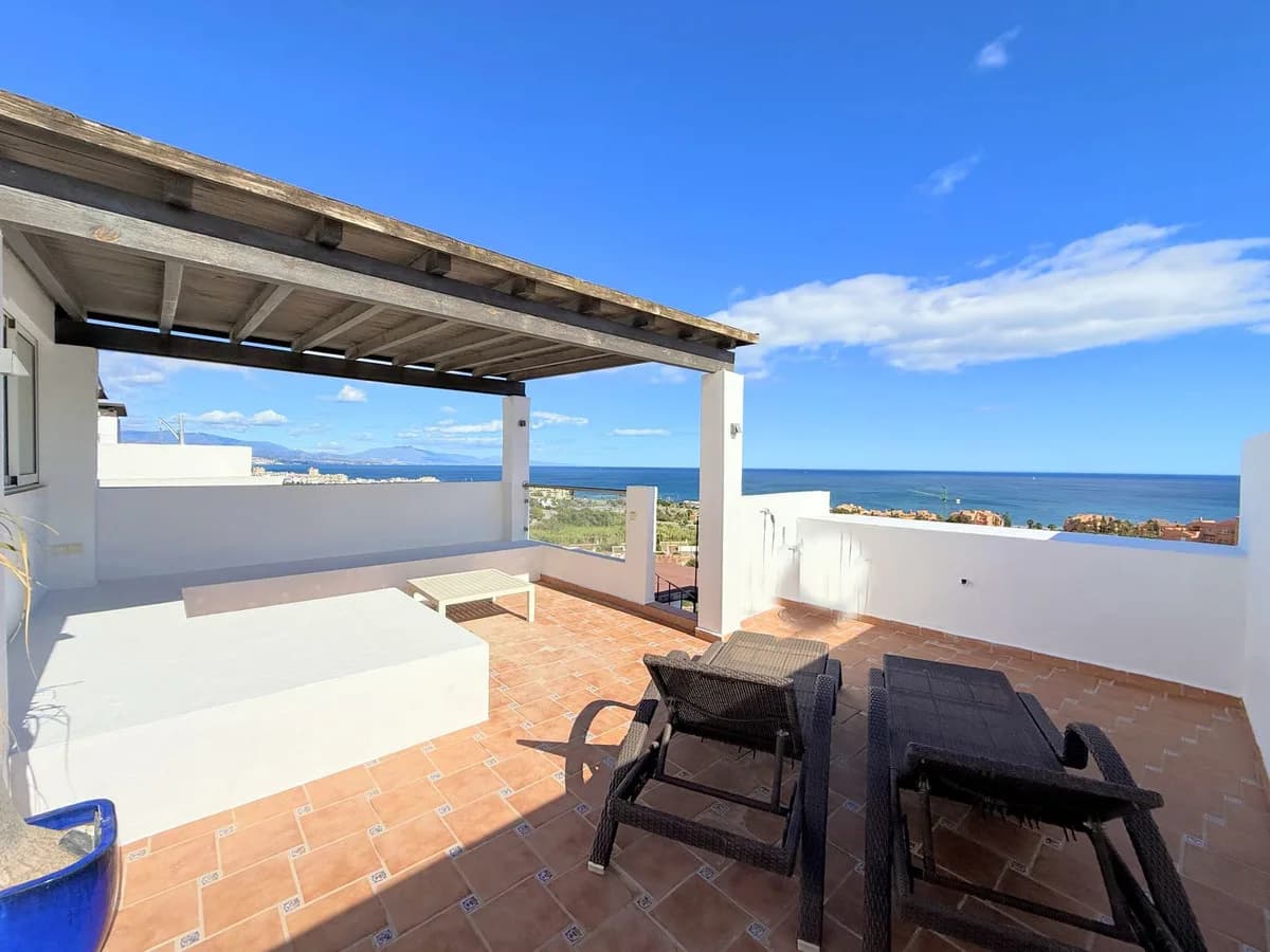 2 Bedroom Penthouse for Sale in La Duquesa, Málaga