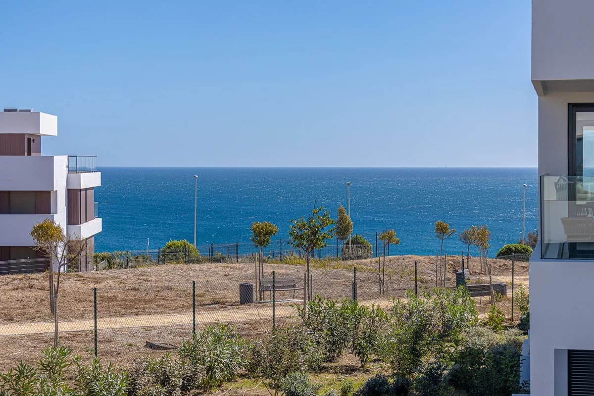 2 Bedroom Middle Floor Apartment for Sale in Casares Playa, Málaga - Image 6