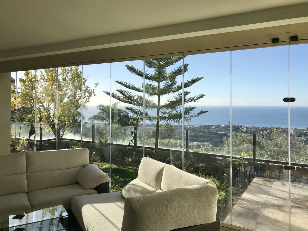2 Bedroom Middle Floor Apartment for Sale in Altos de los Monteros, Málaga