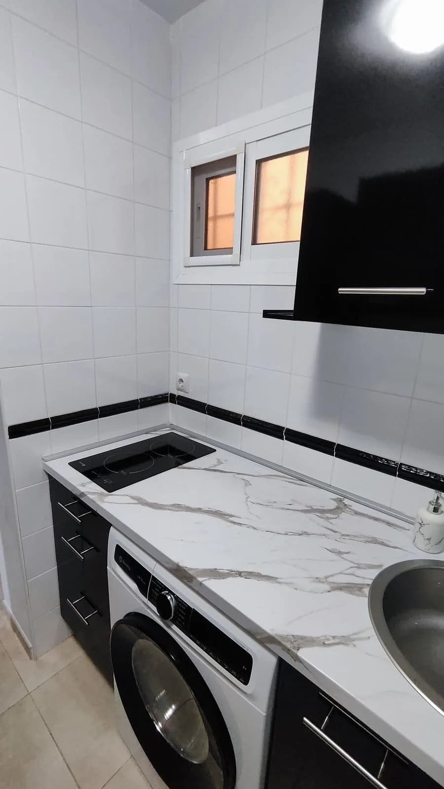 1 Bedroom Ground Floor Apartment for Sale in Benalmadena, Málaga - Image 9