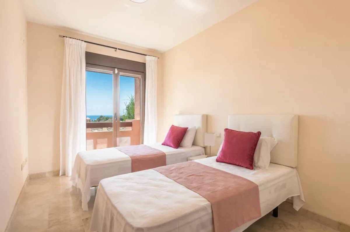3 Bedroom Townhouse for Sale in Estepona, Málaga - Image 7