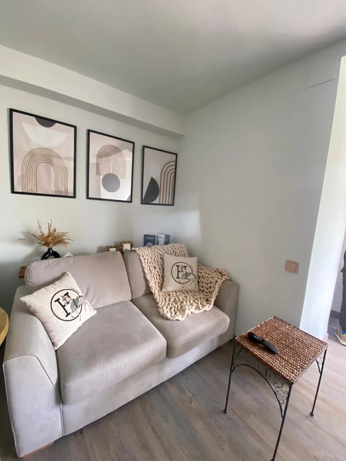 1 Bedroom Middle Floor Apartment for Sale in Nueva Andalucía, Málaga - Image 7