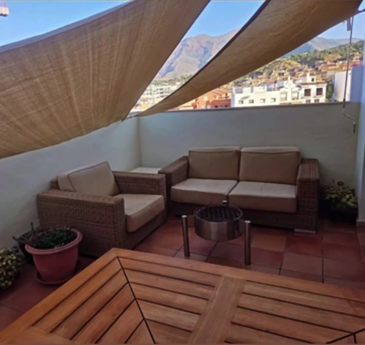 3 Bedroom Semi-Detached House for Sale in Estepona, Málaga