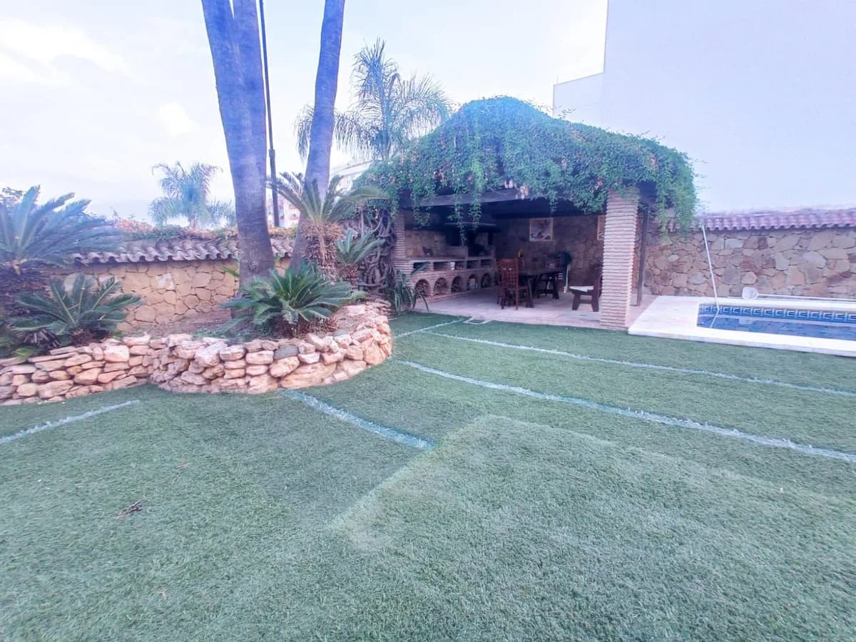 5 Bedroom Detached Villa for Sale in Mijas, Málaga - Image 9