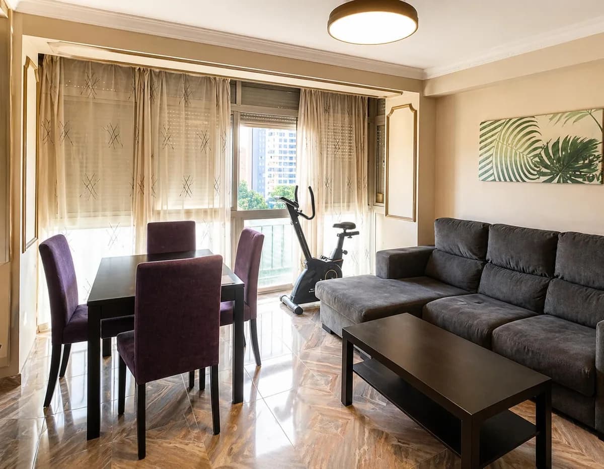 3 Bedroom Top Floor Apartment for Sale in Martiricos, Málaga - Image 8
