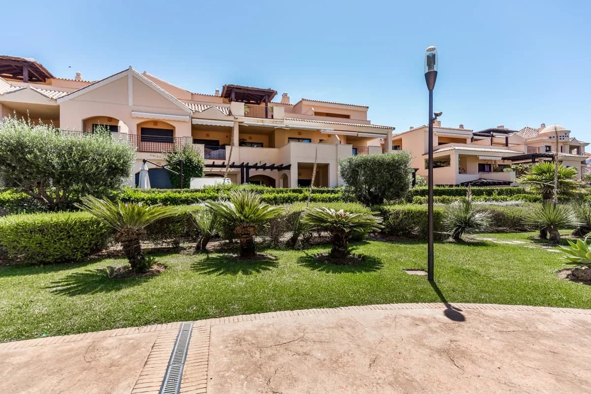 2 Bedroom Middle Floor Apartment for Sale in Puerto Banús, Málaga