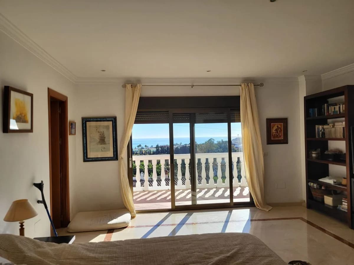 7 Bedroom Detached Villa for Sale in Marbella, Málaga - Image 9