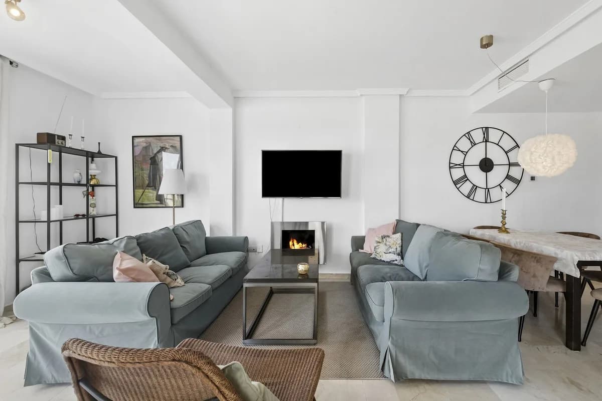 3 Bedroom Penthouse for Sale in Benalmadena, Málaga - Image 3