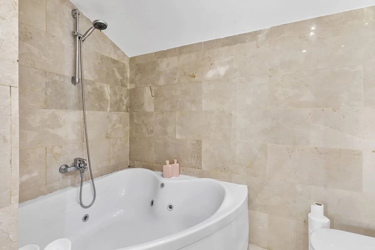 3 Bedroom Penthouse for Sale in Benalmadena, Málaga - Image 9