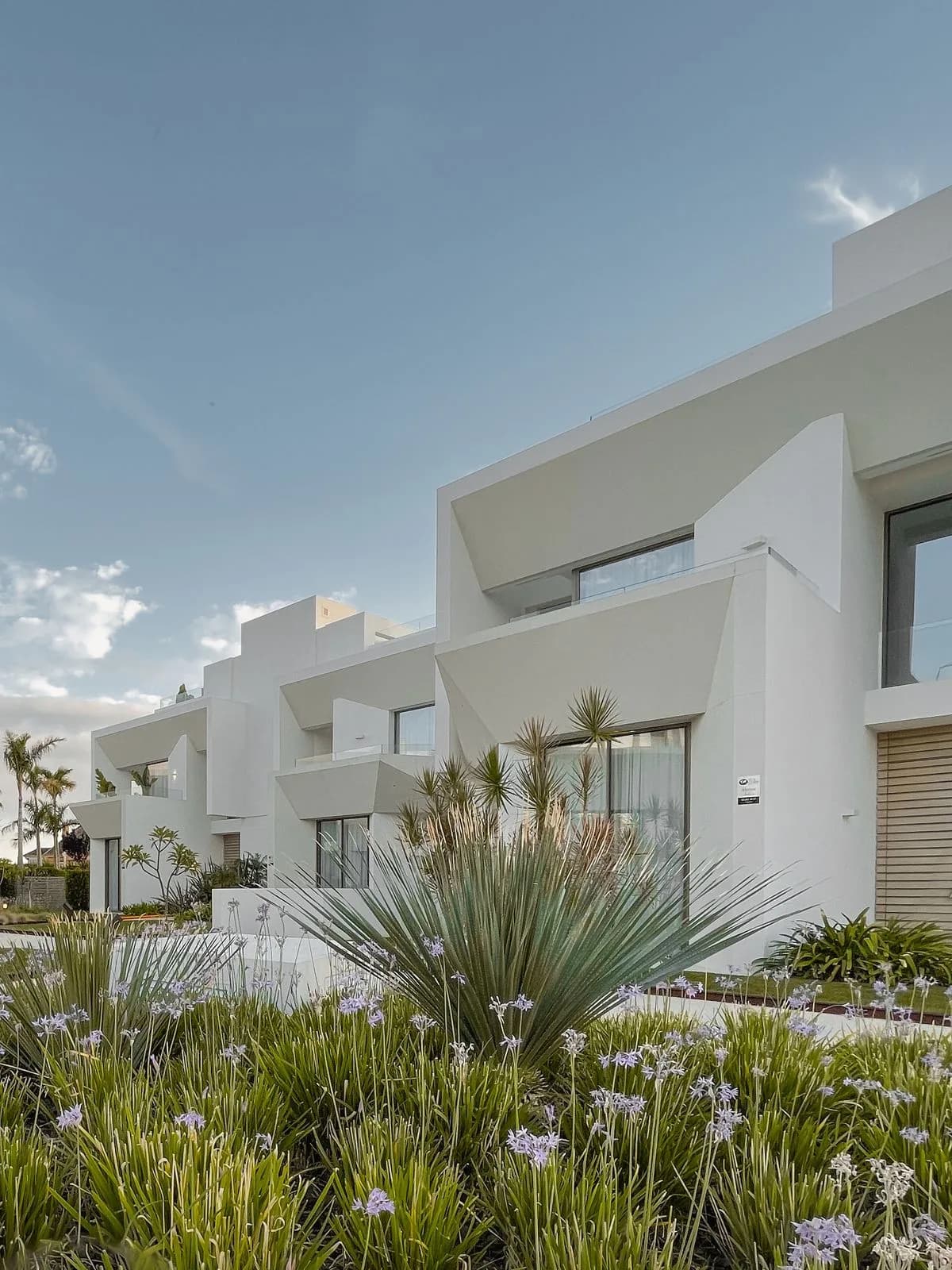 4 Bedroom Semi-Detached House for Sale in Nueva Andalucía, Málaga - Image 5