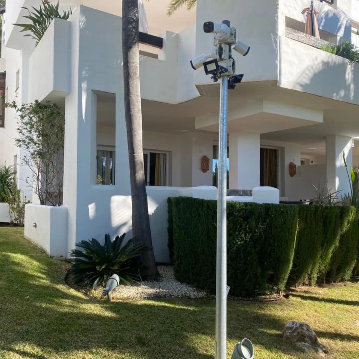 3 Bedroom Ground Floor Apartment for Sale in Nueva Andalucía, Málaga - Image 3