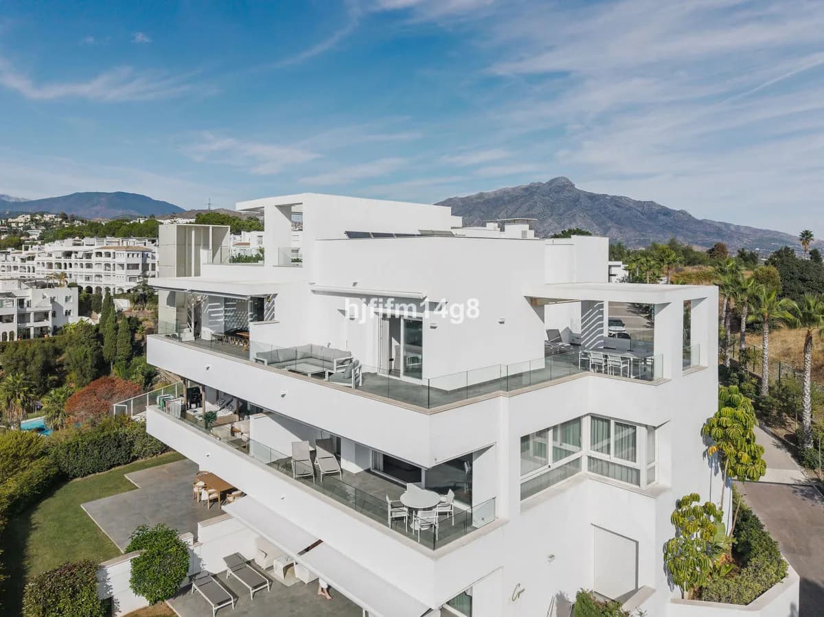 3 Bedroom Penthouse Duplex for Sale in La Quinta, Málaga