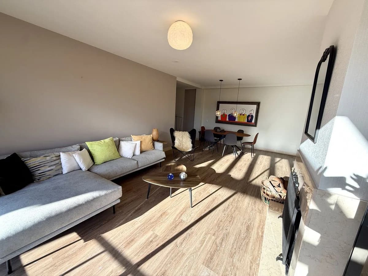 3 Bedroom Penthouse Duplex for Sale in Benahavís, Málaga - Image 2