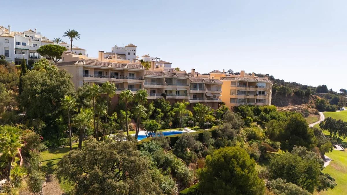 3 Bedroom Duplex for Sale in Alhaurín el Grande, Málaga - Image 4