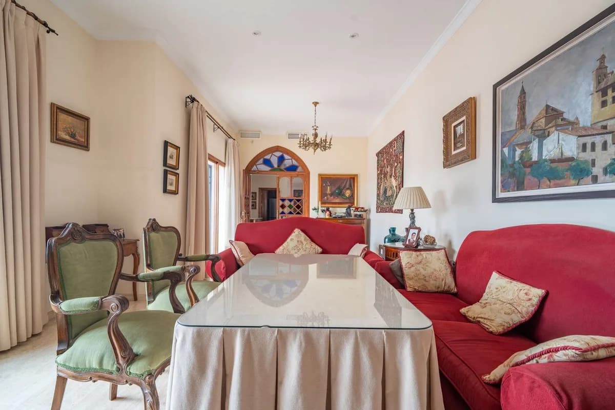 5 Bedroom Detached Villa for Sale in Pinares de San Antón, Málaga - Image 9