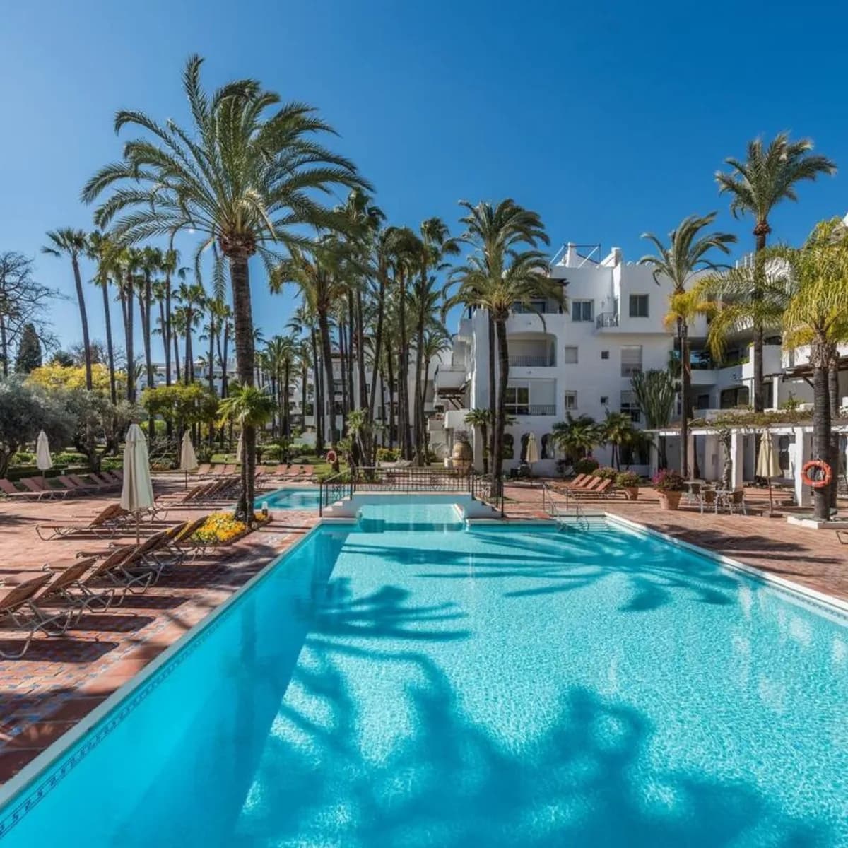 3 Bedroom Ground Floor Apartment for Sale in Puerto Banús, Málaga