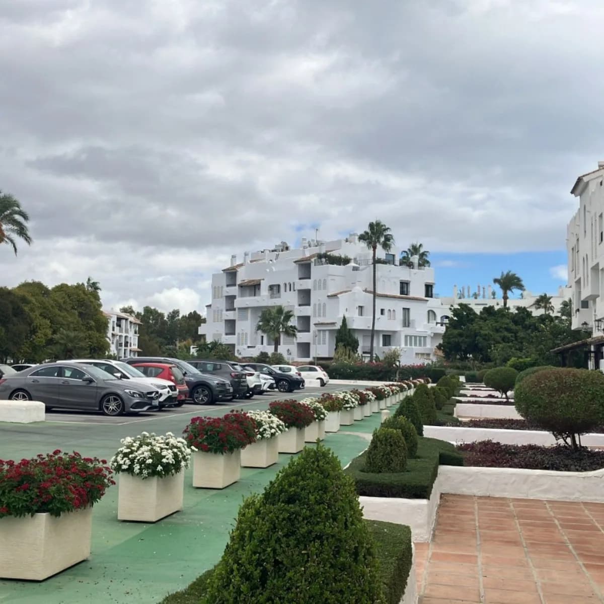 3 Bedroom Ground Floor Apartment for Sale in Puerto Banús, Málaga - Image 4