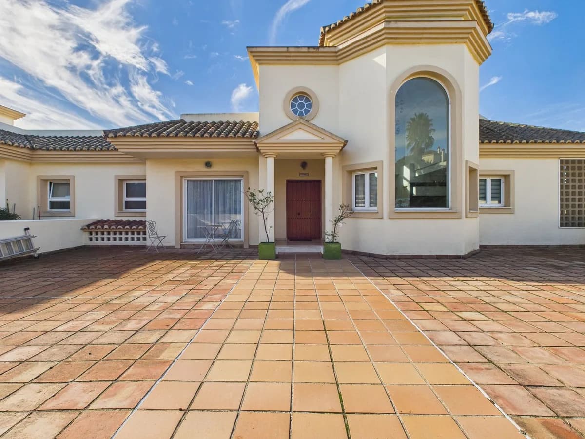 3 Bedroom Penthouse for Sale in San Roque, Cádiz