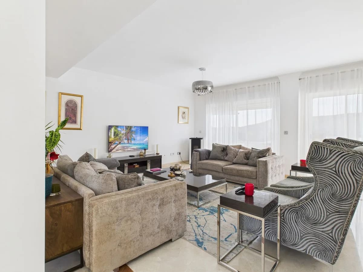 3 Bedroom Penthouse for Sale in San Roque, Cádiz - Image 3