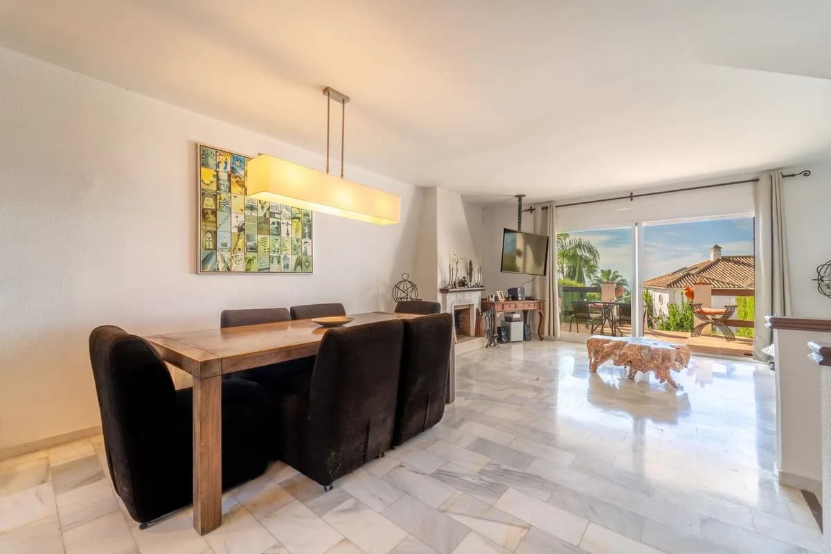 3 Bedroom Townhouse for Sale in Marbella, Málaga - Image 4