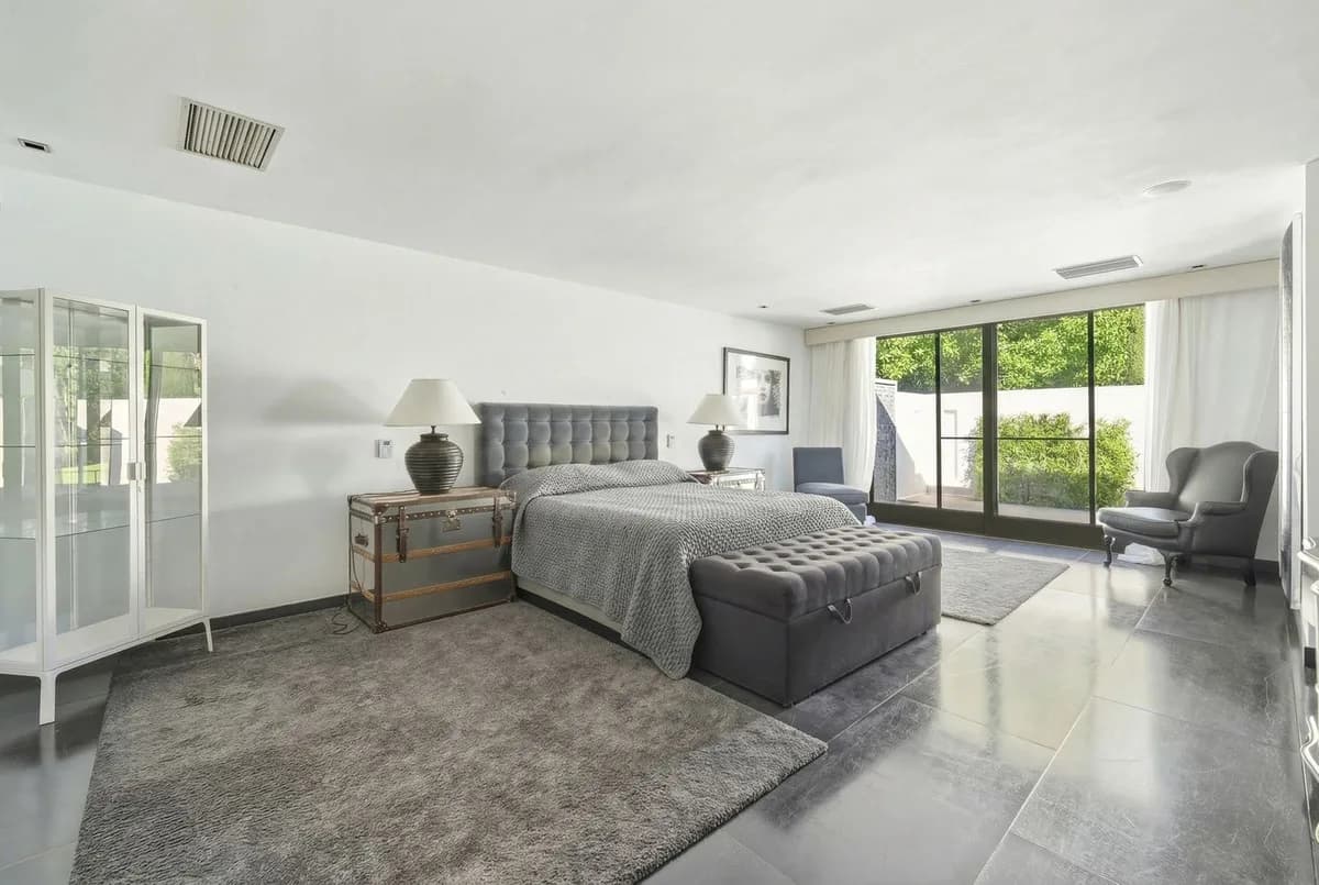 6 Bedroom Detached Villa for Sale in Guadalmina Baja, Málaga - Image 8
