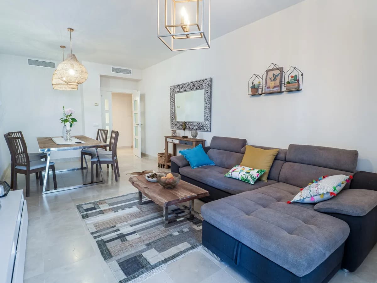 2 Bedroom Ground Floor Apartment for Sale in Los Flamingos, Málaga - Image 5