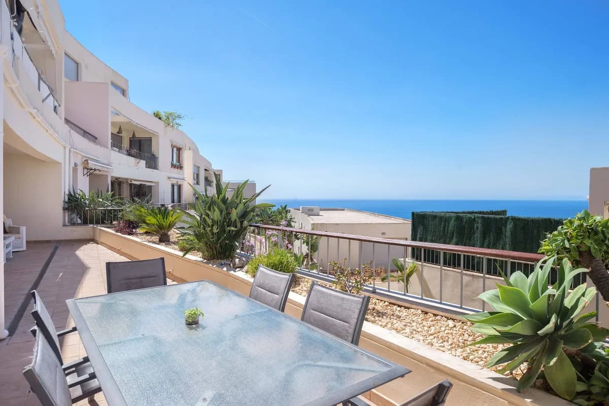 3 Bedroom Ground Floor Apartment for Sale in Altos de los Monteros, Málaga - Image 3