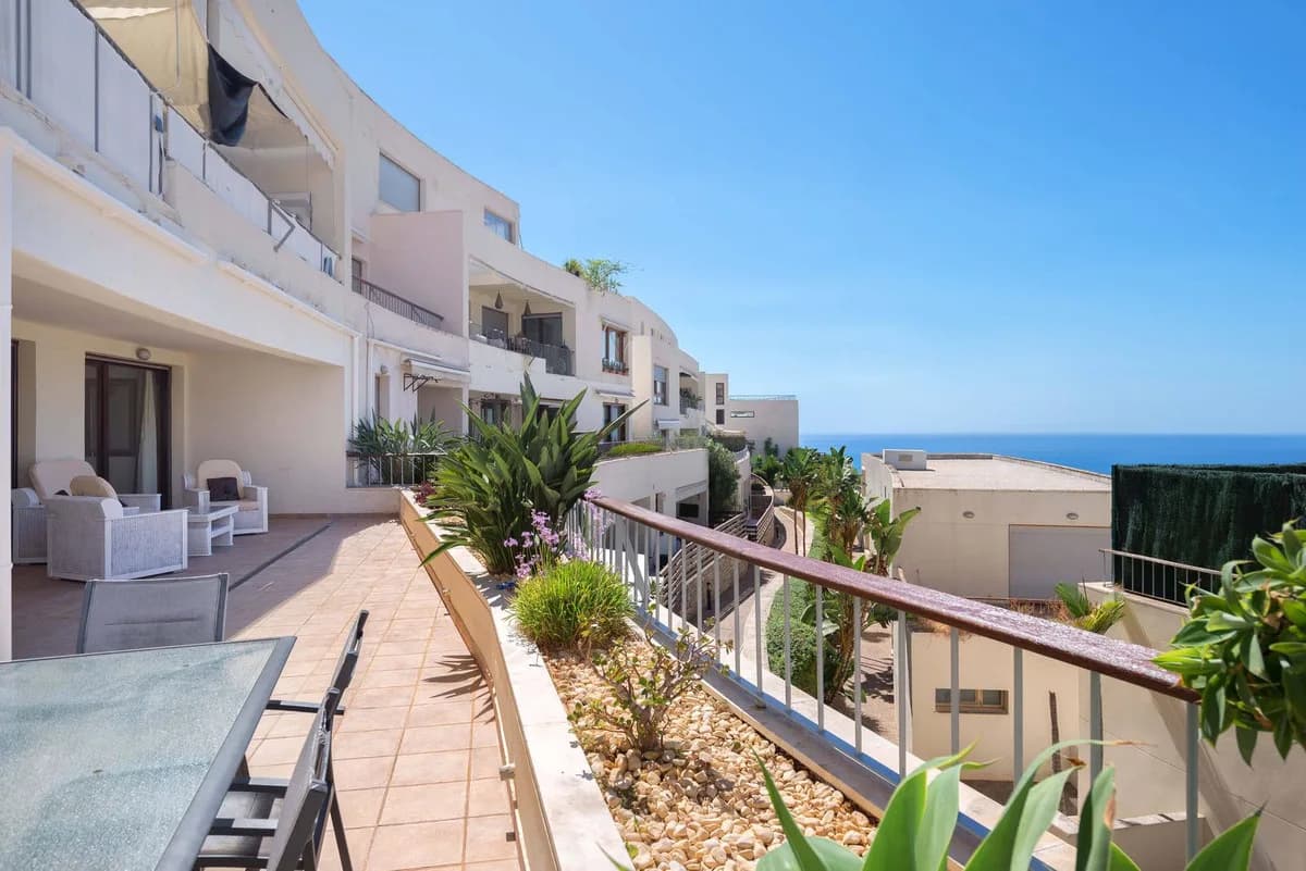 3 Bedroom Ground Floor Apartment for Sale in Altos de los Monteros, Málaga - Image 5