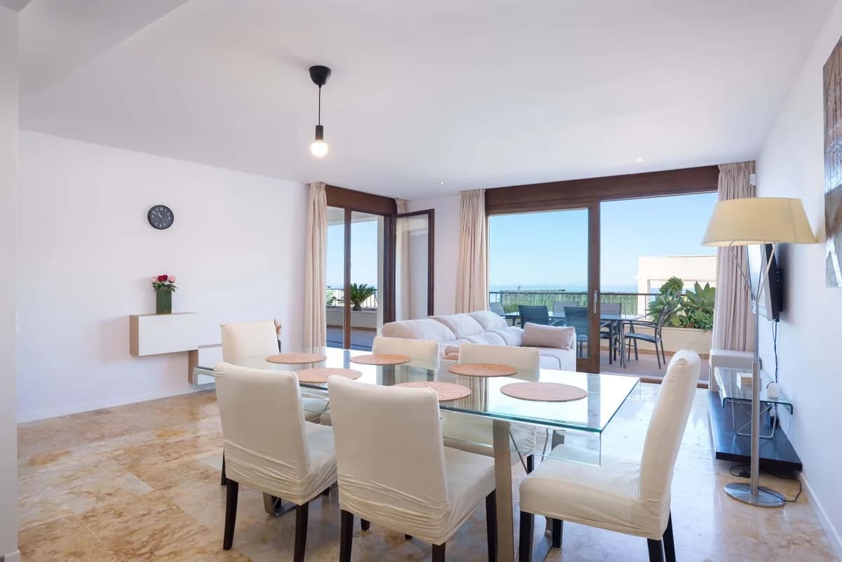 3 Bedroom Ground Floor Apartment for Sale in Altos de los Monteros, Málaga - Image 9