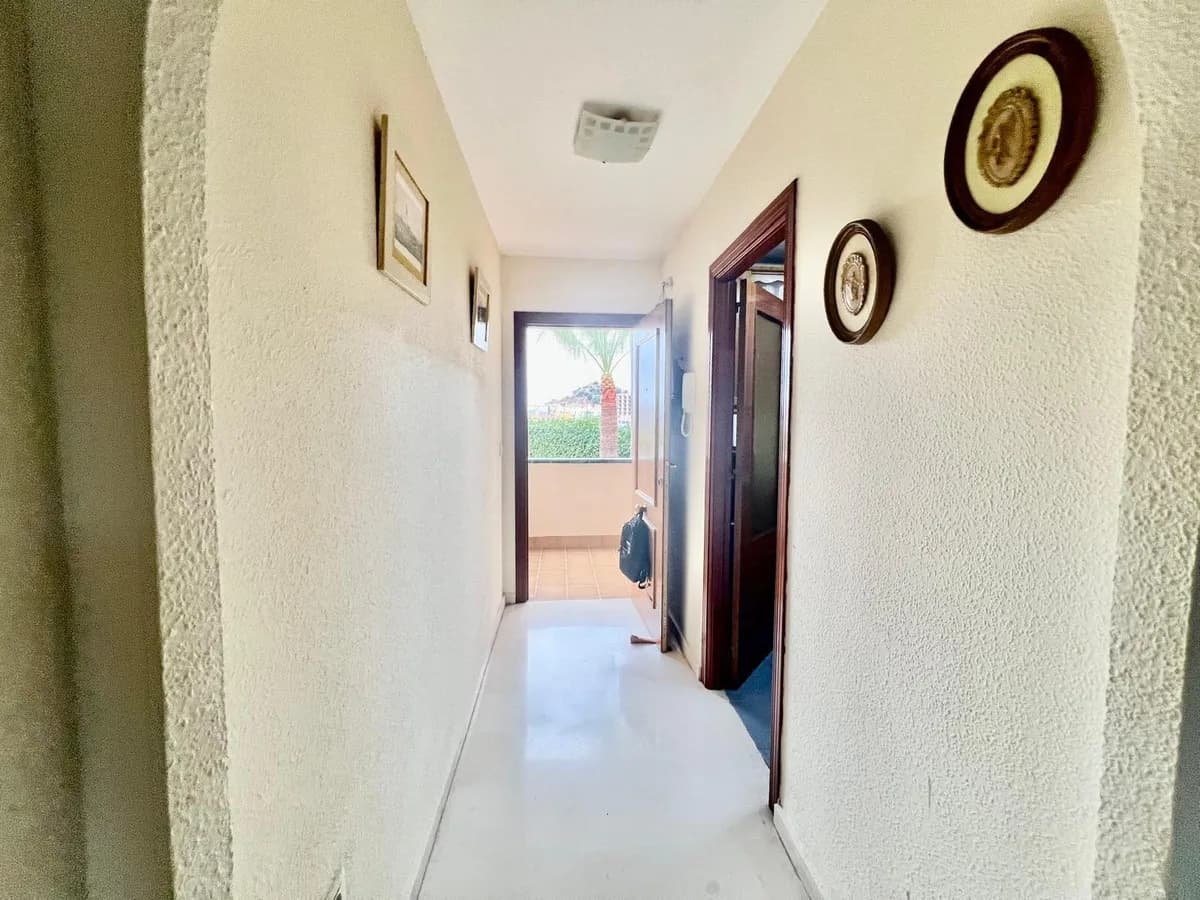 2 Bedroom Middle Floor Apartment for Sale in Benalmadena, Málaga - Image 8
