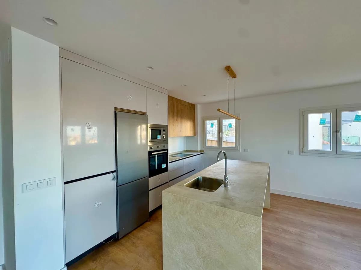 3 Bedroom Duplex for Sale in Torremolinos, Málaga - Image 8