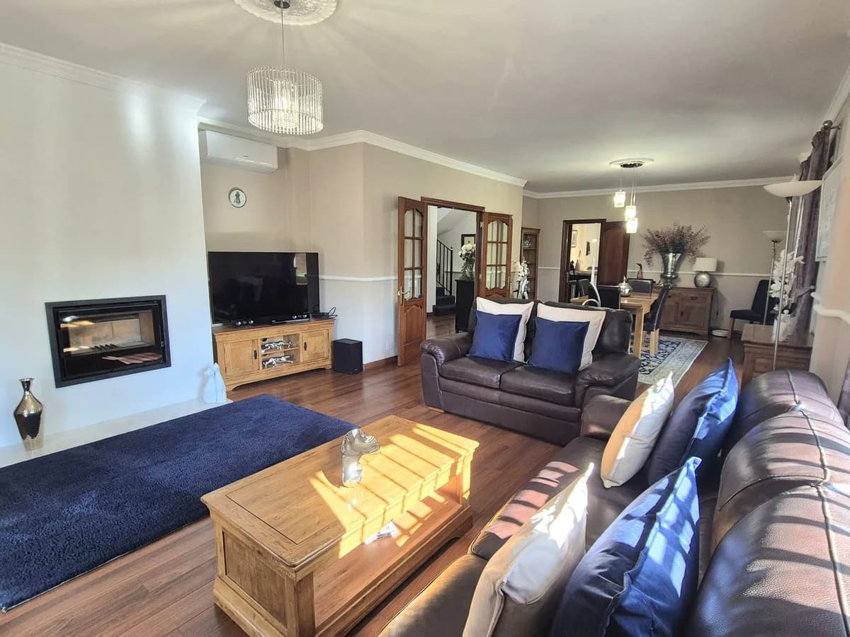 4 Bedroom Detached Villa for Sale in Coín, Málaga - Image 7