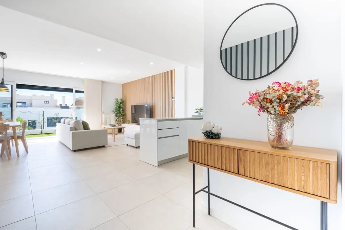 4 Bedroom Townhouse for Sale in La Cala de Mijas, Málaga - Image 2