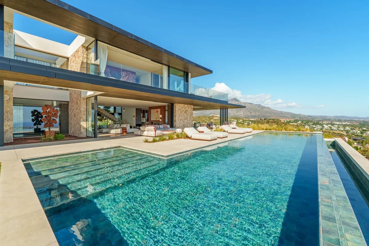 8 Bedroom Detached Villa for Sale in Benahavís, Málaga - Image 7