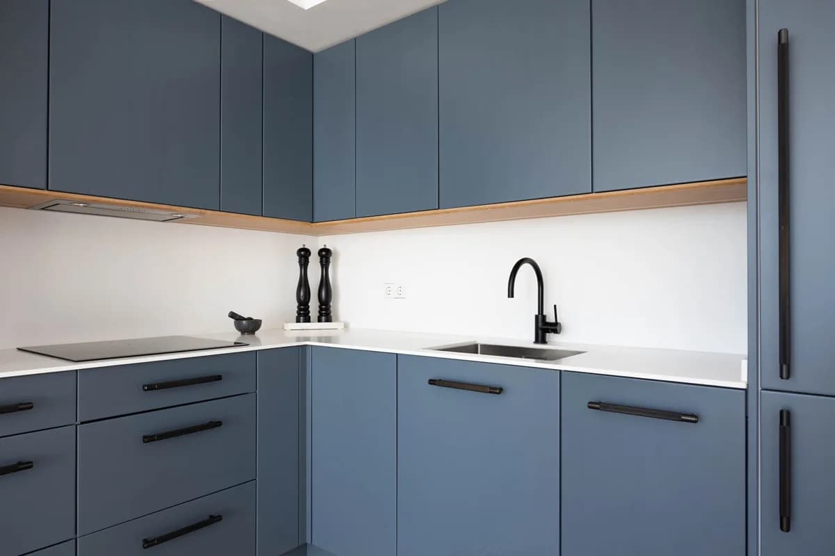 2 Bedroom Middle Floor Apartment for Sale in Nueva Andalucía, Málaga - Image 9