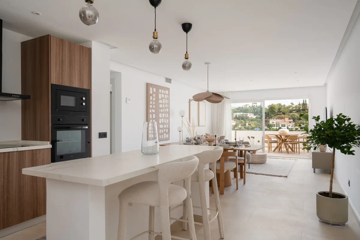 2 Bedroom Middle Floor Apartment for Sale in La Quinta, Málaga - Image 5