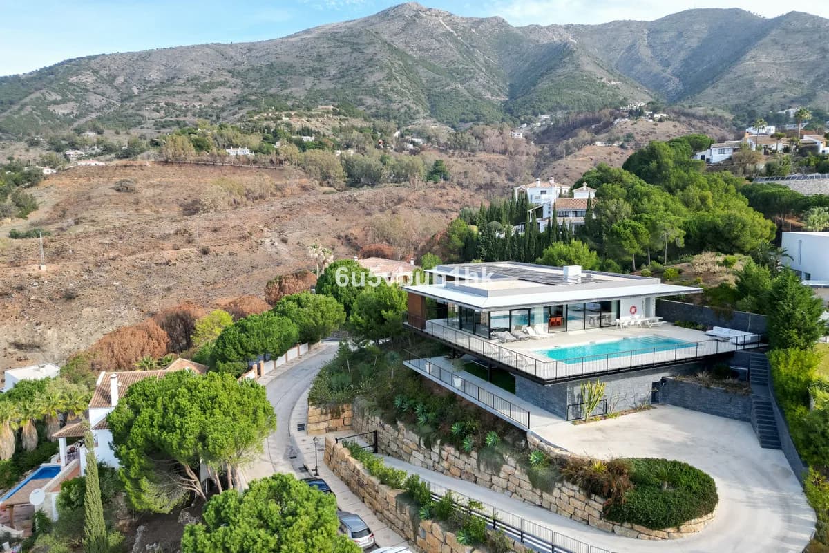 4 Bedroom Detached Villa for Sale in Valtocado, Málaga - Image 5