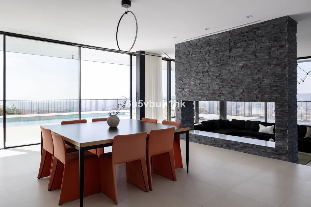 4 Bedroom Detached Villa for Sale in Valtocado, Málaga - Image 7
